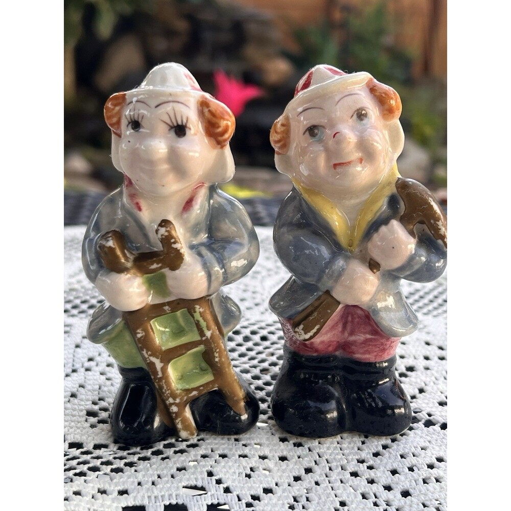 Vintage Japan Figural Salt & Pepper Shakers Carpenter Workers Ladder Hammer Pair